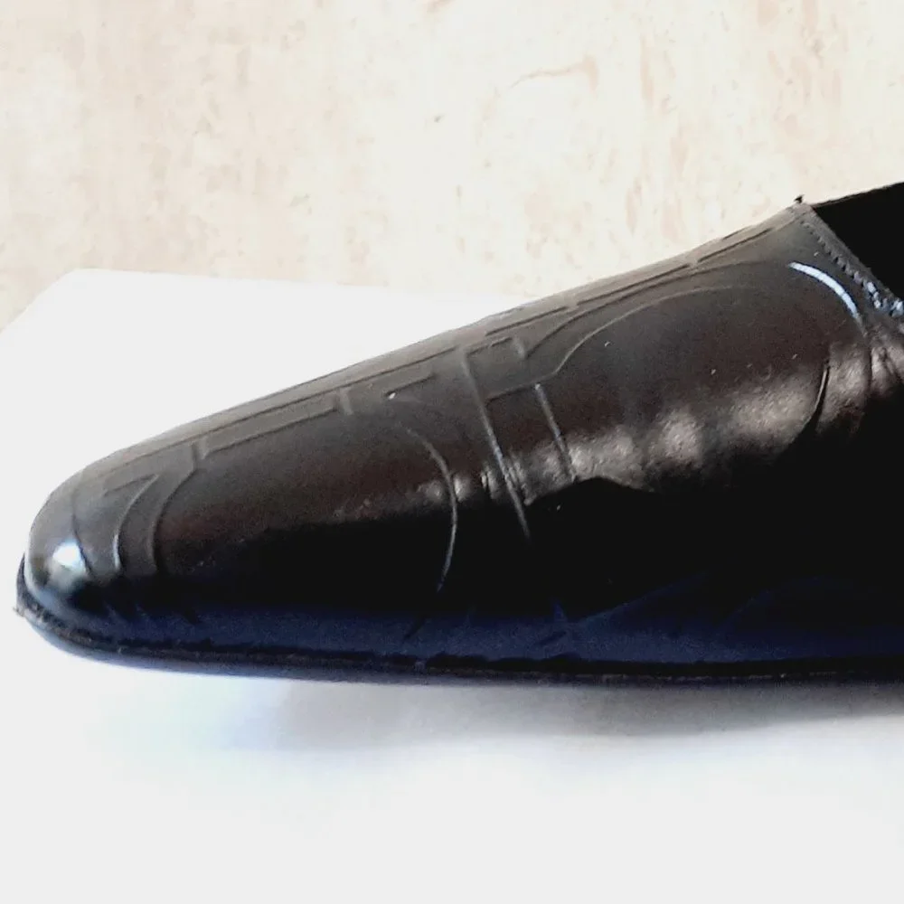 Ferragamo Gancini Symbol Embossed Pump